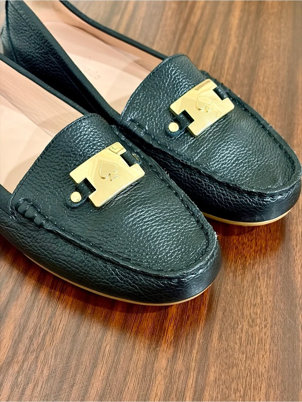 Kate Spade New York Black Pebbled Leather Carmen Loafers, Gold Accents, SZ 7 EUC